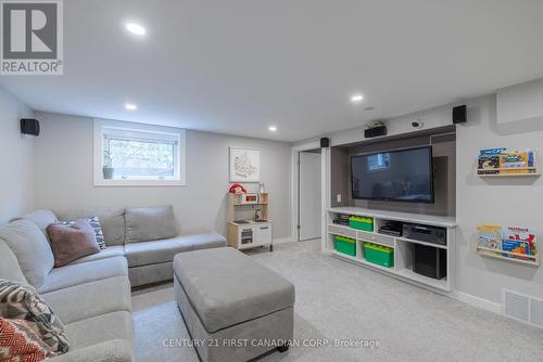 807 Lenore Street, London, ON - Indoor Photo Showing Other Room