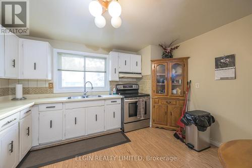 78 - 159 Sandringham Crescent, London, ON - Indoor Photo Showing Kitchen With Double Sink