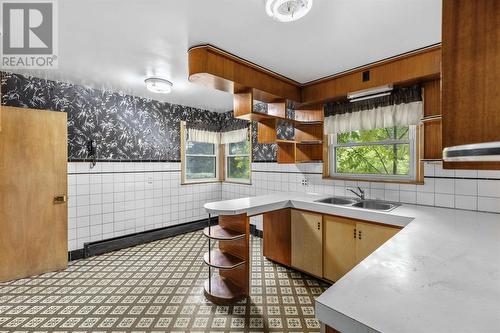 35 Hugill St, Sault Ste. Marie, ON - Indoor Photo Showing Kitchen With Double Sink