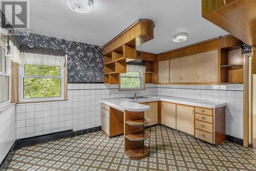 35 Hugill St, Sault Ste. Marie, ON - Indoor Photo Showing Kitchen With Double Sink