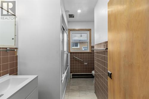 35 Hugill St, Sault Ste. Marie, ON - Indoor Photo Showing Bathroom