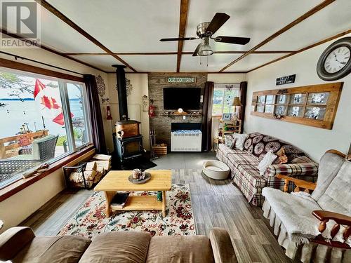 Ranger Lk, Snow Township, ON - Indoor Photo Showing Living Room