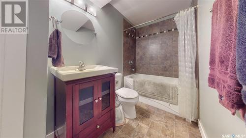 2742 Windsor Park Road, Regina, SK - Indoor Photo Showing Bathroom