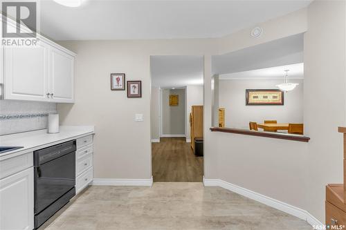 109 2244 Smith Street, Regina, SK - Indoor Photo Showing Kitchen