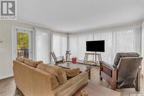 109 2244 Smith Street, Regina, SK - Indoor Photo Showing Living Room