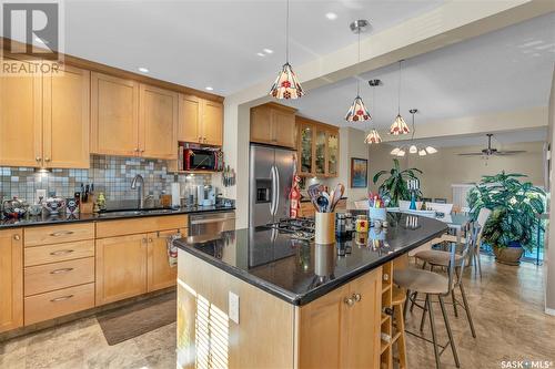 3026 Gordon Road, Regina, SK - Indoor Photo Showing Kitchen With Upgraded Kitchen