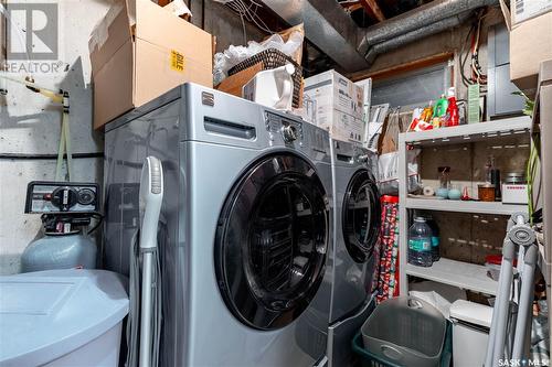 3026 Gordon Road, Regina, SK - Indoor Photo Showing Laundry Room