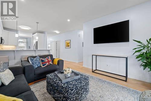 53 Stonecrest Boulevard, Quinte West, ON - Indoor Photo Showing Living Room