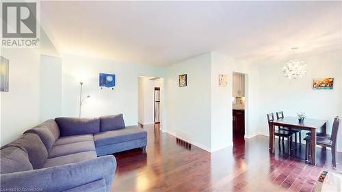 5 Michelle Court, Kitchener, ON - Indoor Photo Showing Living Room