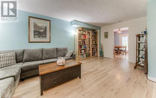 113 Jansen Avenue, Kitchener, ON - Indoor Photo Showing Living Room