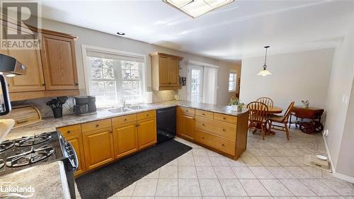 357 Ravenscliffe Road, Huntsville, ON - Indoor Photo Showing Kitchen