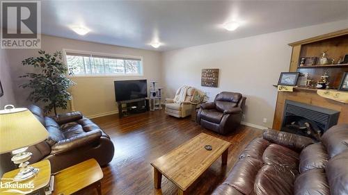 357 Ravenscliffe Road, Huntsville, ON - Indoor Photo Showing Living Room With Fireplace