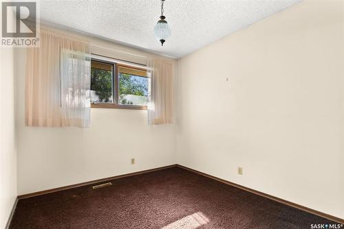 327 Williston Drive, Regina, SK - Indoor Photo Showing Other Room