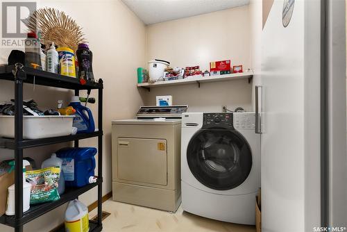 327 Williston Drive, Regina, SK - Indoor Photo Showing Laundry Room