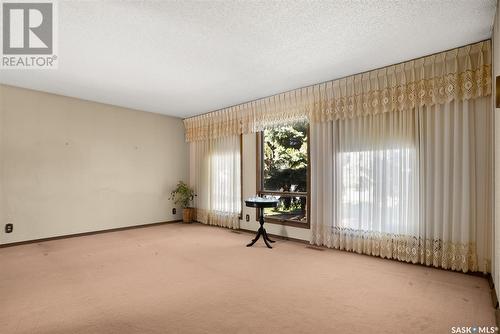 327 Williston Drive, Regina, SK - Indoor Photo Showing Other Room