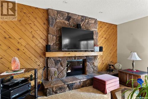 327 Williston Drive, Regina, SK - Indoor Photo Showing Living Room With Fireplace