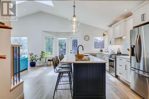 354 Mountain Park Drive Se, Calgary, AB - Indoor Photo Showing Kitchen With Upgraded Kitchen