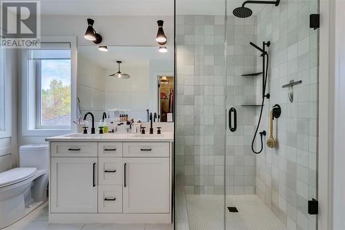 354 Mountain Park Drive Se, Calgary, AB - Indoor Photo Showing Bathroom