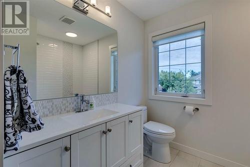 354 Mountain Park Drive Se, Calgary, AB - Indoor Photo Showing Bathroom