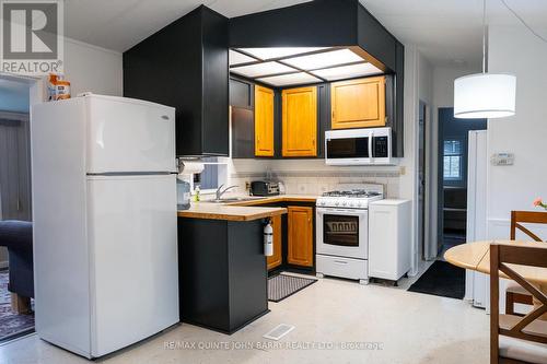 D-24 - 153 County Road 27, Prince Edward County (Ameliasburgh), ON - Indoor Photo Showing Kitchen