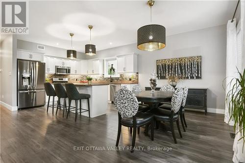 35 Vera Crescent, Whitewater Region, ON - Indoor Photo Showing Dining Room