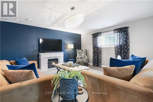 35 Vera Crescent, Whitewater Region, ON - Indoor Photo Showing Bedroom