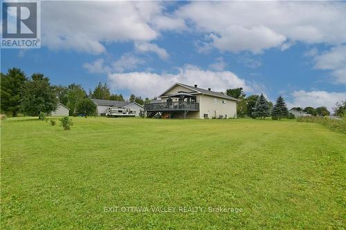 35 Vera Crescent, Whitewater Region, ON - Outdoor