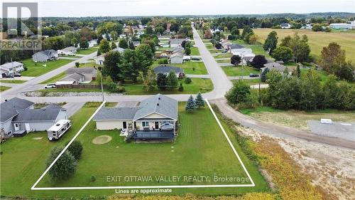 35 Vera Crescent, Whitewater Region, ON -  With View