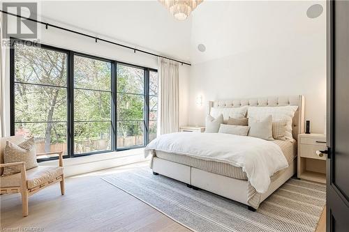 331 Macdonald Road, Oakville, ON - Indoor Photo Showing Bedroom