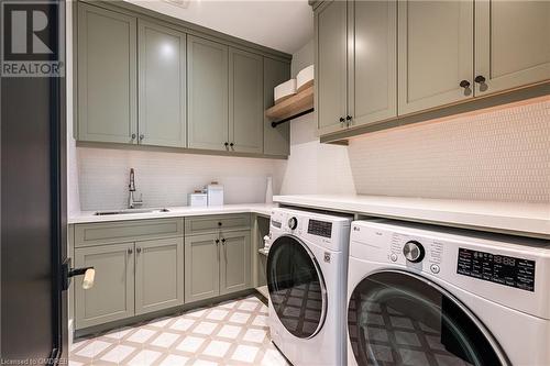 331 Macdonald Road, Oakville, ON - Indoor Photo Showing Laundry Room