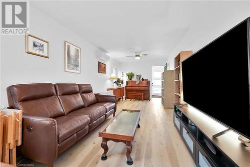 64 Argyle Avenue, Hamilton, ON - Indoor Photo Showing Living Room