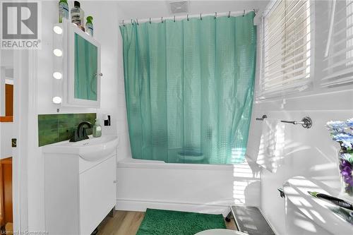 64 Argyle Avenue, Hamilton, ON - Indoor Photo Showing Bathroom