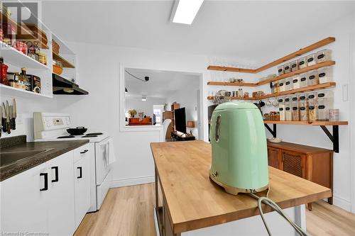 64 Argyle Avenue, Hamilton, ON - Indoor Photo Showing Kitchen