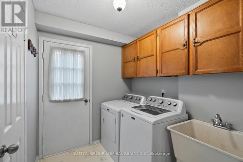 94 Charnwood Place, Markham, ON - Indoor Photo Showing Laundry Room