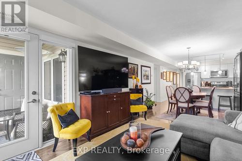 107 - 6 Anchorage Crescent, Collingwood, ON - Indoor Photo Showing Living Room