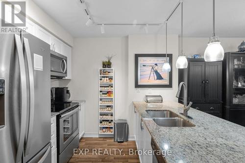 107 - 6 Anchorage Crescent, Collingwood, ON - Indoor Photo Showing Kitchen With Stainless Steel Kitchen With Double Sink With Upgraded Kitchen