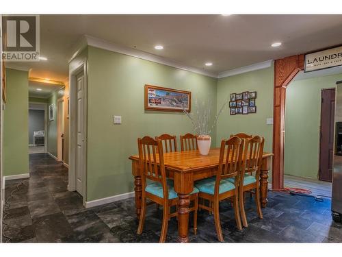 625 11Th Avenue, Montrose, BC - Indoor Photo Showing Dining Room