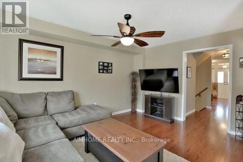 3376 Mikalda Road, Burlington, ON - Indoor Photo Showing Living Room