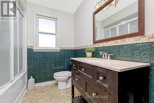 5636 Bell School Line, Burlington, ON - Indoor Photo Showing Bathroom