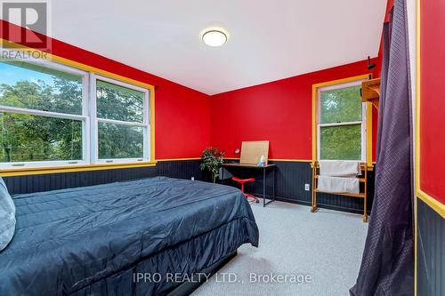 5636 Bell School Line, Burlington, ON - Indoor Photo Showing Bedroom