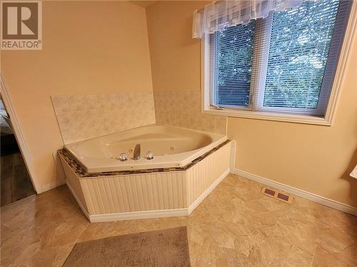 112 Bay Shore Drive, Bancroft, ON - Indoor Photo Showing Bathroom