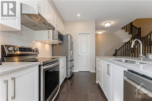 318 Cosanti Drive, Stittsville, ON - Indoor Photo Showing Kitchen With Stainless Steel Kitchen