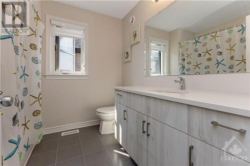 318 Cosanti Drive, Stittsville, ON - Indoor Photo Showing Bathroom