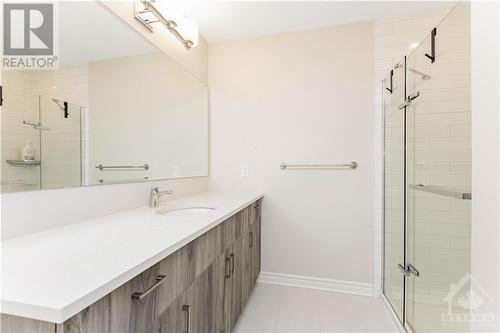 318 Cosanti Drive, Stittsville, ON - Indoor Photo Showing Bathroom