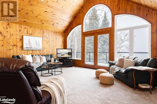 200 Edgemere Road E, Port Sydney, ON - Indoor Photo Showing Living Room