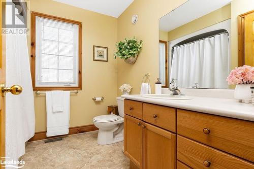 Main Floor - 4PC Guest Bath - 200 Edgemere Road E, Port Sydney, ON - Indoor Photo Showing Bathroom