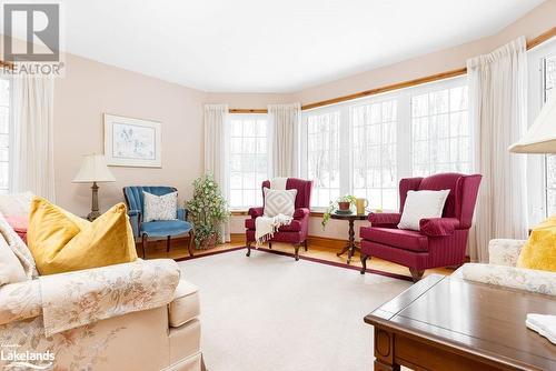 200 Edgemere Road E, Port Sydney, ON - Indoor Photo Showing Living Room