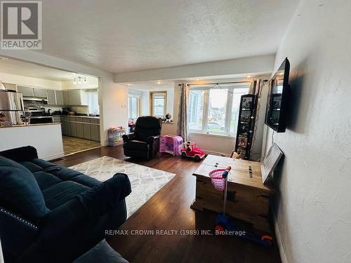 16 Bouldier Street, Kapuskasing, ON - Indoor Photo Showing Living Room