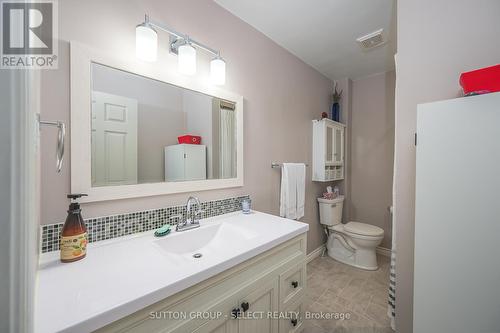 358 Dieppe Street, London, ON - Indoor Photo Showing Bathroom