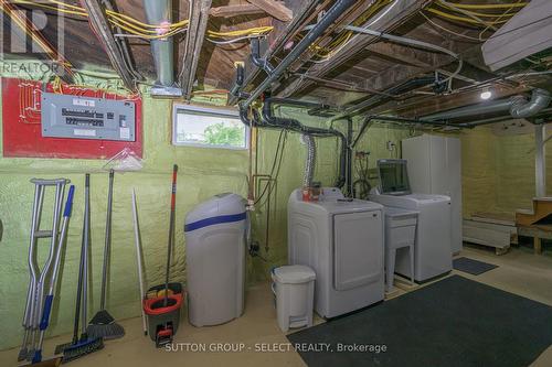 358 Dieppe Street, London, ON - Indoor Photo Showing Laundry Room